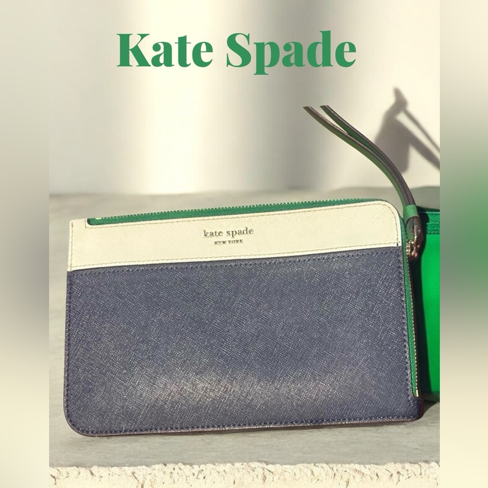 Kate spade medium L-zip wristlet Cameron green like new